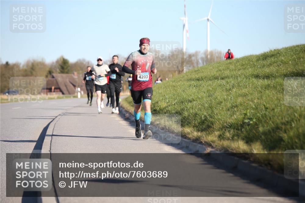 06.04.2025 - 44. Internationalen Wilhelmsburger Insellauf Jannik Wohlers http://msf.ph/oto/7603689 06.04.2025 09:21:14 Laufen 1294, 4203 meine-sportfotos.de