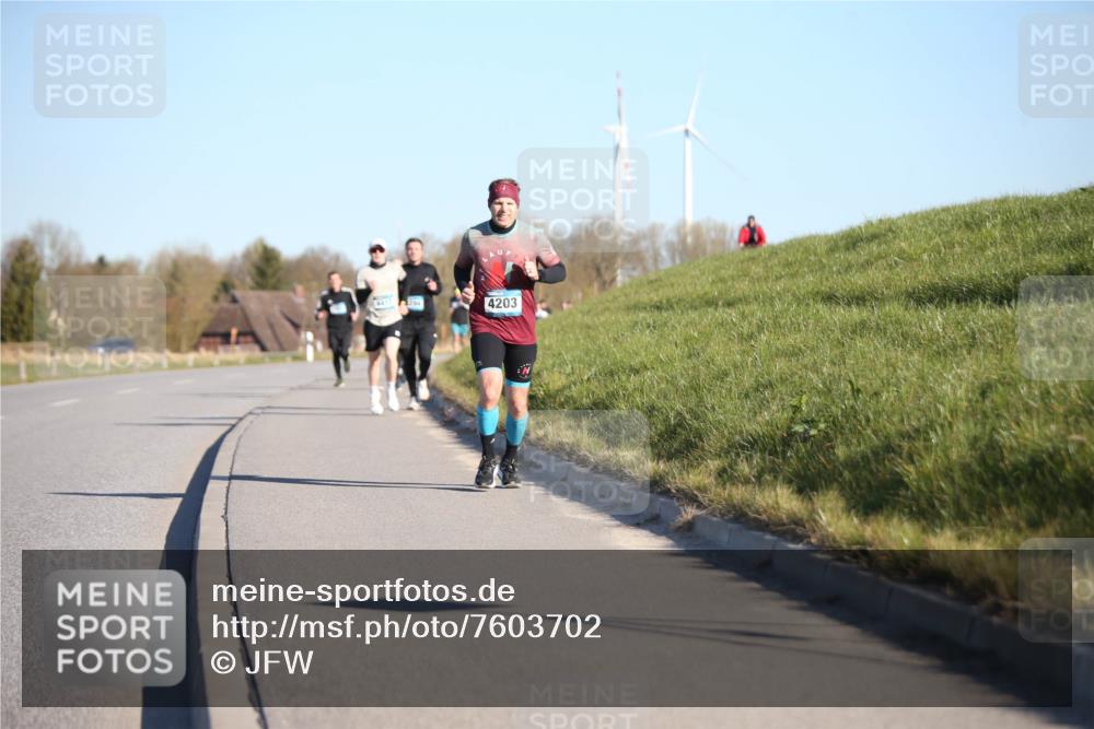 06.04.2025 - 44. Internationalen Wilhelmsburger Insellauf Jannik Wohlers http://msf.ph/oto/7603702 06.04.2025 09:21:14 Laufen 4203 meine-sportfotos.de