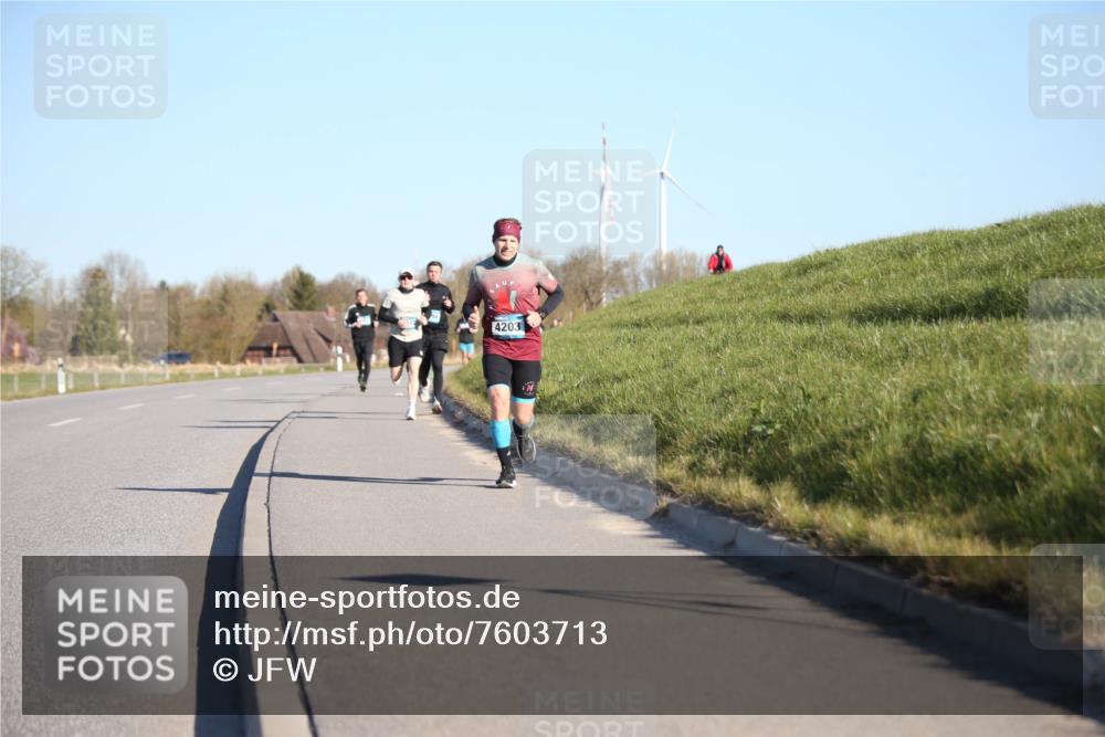 06.04.2025 - 44. Internationalen Wilhelmsburger Insellauf Jannik Wohlers http://msf.ph/oto/7603713 06.04.2025 09:21:14 Laufen 4203 meine-sportfotos.de