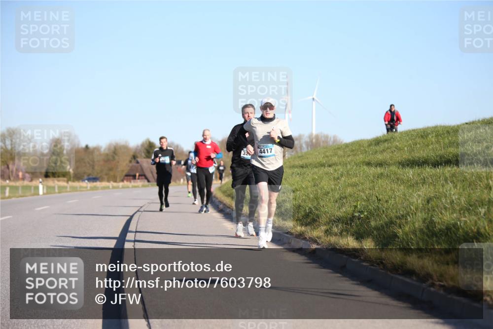 06.04.2025 - 44. Internationalen Wilhelmsburger Insellauf Jannik Wohlers http://msf.ph/oto/7603798 06.04.2025 09:21:19 Laufen 32, 4417 meine-sportfotos.de