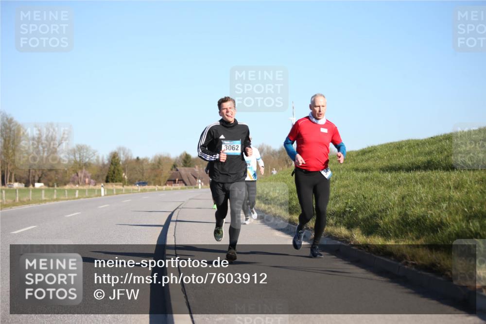 06.04.2025 - 44. Internationalen Wilhelmsburger Insellauf Jannik Wohlers http://msf.ph/oto/7603912 06.04.2025 09:21:24 Laufen 3062 meine-sportfotos.de