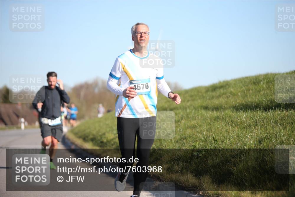 06.04.2025 - 44. Internationalen Wilhelmsburger Insellauf Jannik Wohlers http://msf.ph/oto/7603968 06.04.2025 09:21:26 Laufen 4576 meine-sportfotos.de