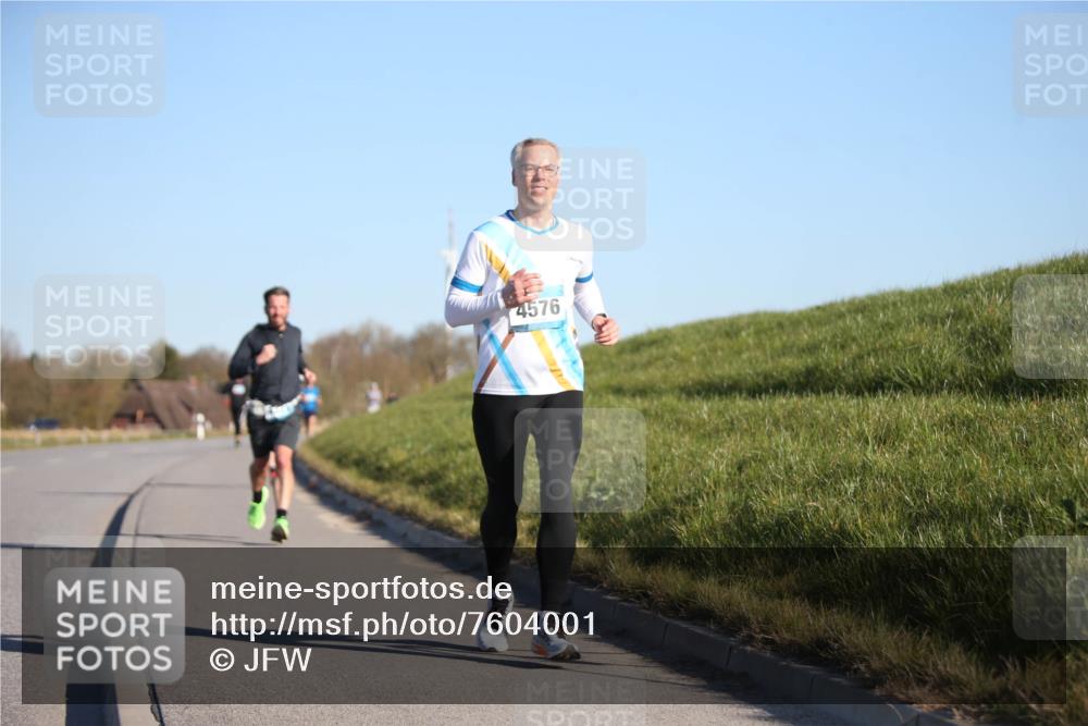 06.04.2025 - 44. Internationalen Wilhelmsburger Insellauf Jannik Wohlers http://msf.ph/oto/7604001 06.04.2025 09:21:27 Laufen 4576 meine-sportfotos.de
