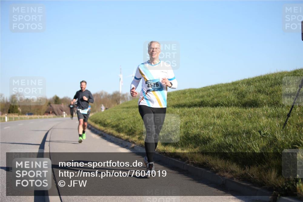06.04.2025 - 44. Internationalen Wilhelmsburger Insellauf Jannik Wohlers http://msf.ph/oto/7604019 06.04.2025 09:21:27 Laufen 4576 meine-sportfotos.de