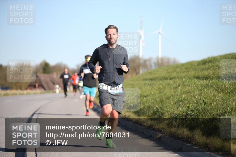 06.04.2025 - 44. Internationalen Wilhelmsburger Insellauf Jannik Wohlers http://msf.ph/oto/7604031 06.04.2025 09:21:28 Laufen 4521 meine-sportfotos.de