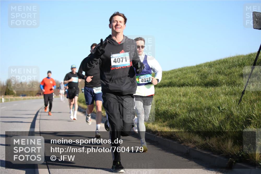 06.04.2025 - 44. Internationalen Wilhelmsburger Insellauf Jannik Wohlers http://msf.ph/oto/7604179 06.04.2025 09:21:40 Laufen 3027, 4071, 4018 meine-sportfotos.de