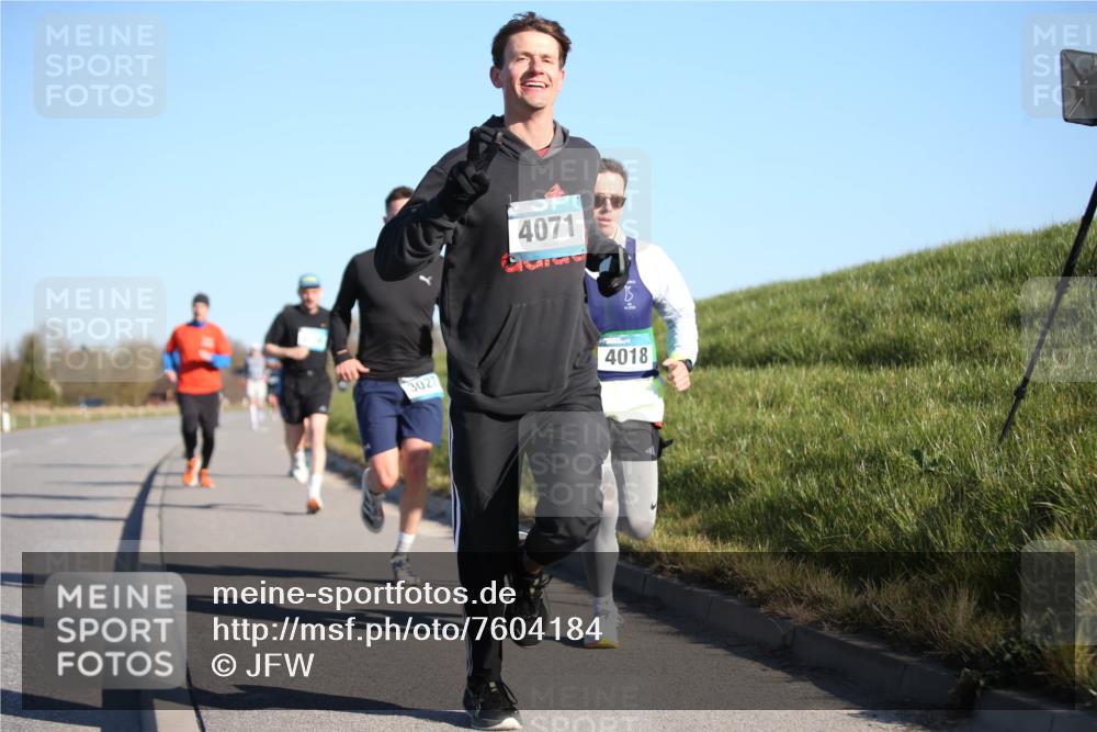 06.04.2025 - 44. Internationalen Wilhelmsburger Insellauf Jannik Wohlers http://msf.ph/oto/7604184 06.04.2025 09:21:40 Laufen 4071, 3027, 4018 meine-sportfotos.de