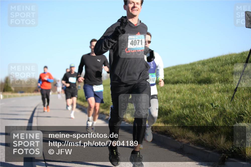 06.04.2025 - 44. Internationalen Wilhelmsburger Insellauf Jannik Wohlers http://msf.ph/oto/7604189 06.04.2025 09:21:41 Laufen 4071, 018 meine-sportfotos.de