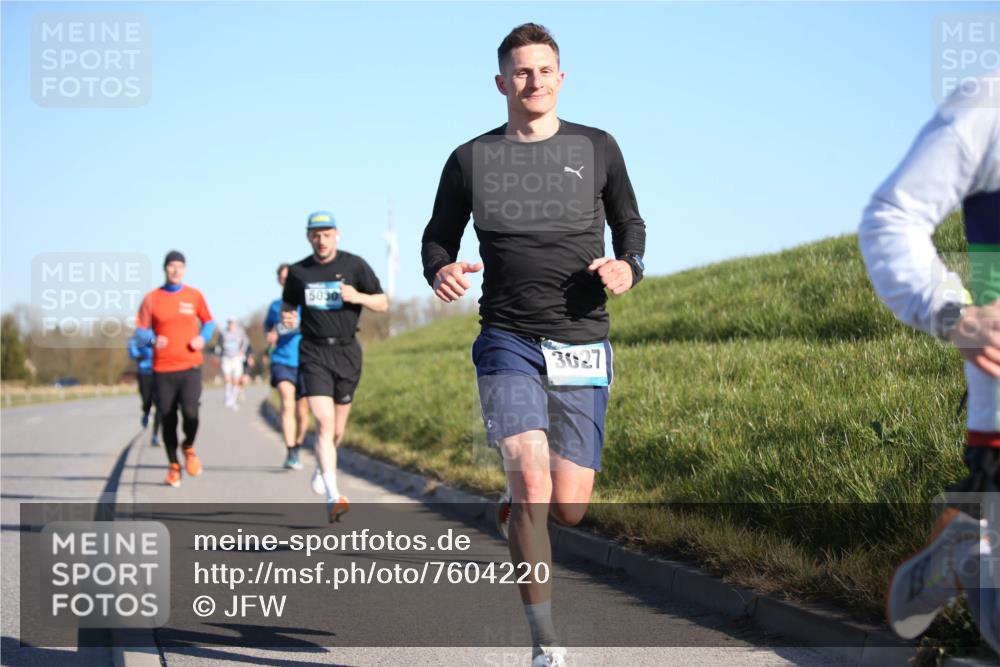 06.04.2025 - 44. Internationalen Wilhelmsburger Insellauf Jannik Wohlers http://msf.ph/oto/7604220 06.04.2025 09:21:42 Laufen 5030, 3027 meine-sportfotos.de