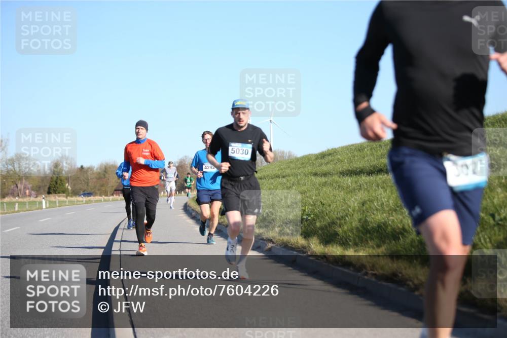 06.04.2025 - 44. Internationalen Wilhelmsburger Insellauf Jannik Wohlers http://msf.ph/oto/7604226 06.04.2025 09:21:42 Laufen 4292, 5030, 3027 meine-sportfotos.de