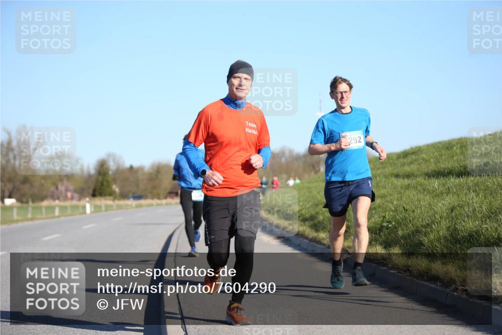 06.04.2025 - 44. Internationalen Wilhelmsburger Insellauf Jannik Wohlers http://msf.ph/oto/7604290 06.04.2025 09:21:44 Laufen 292 meine-sportfotos.de
