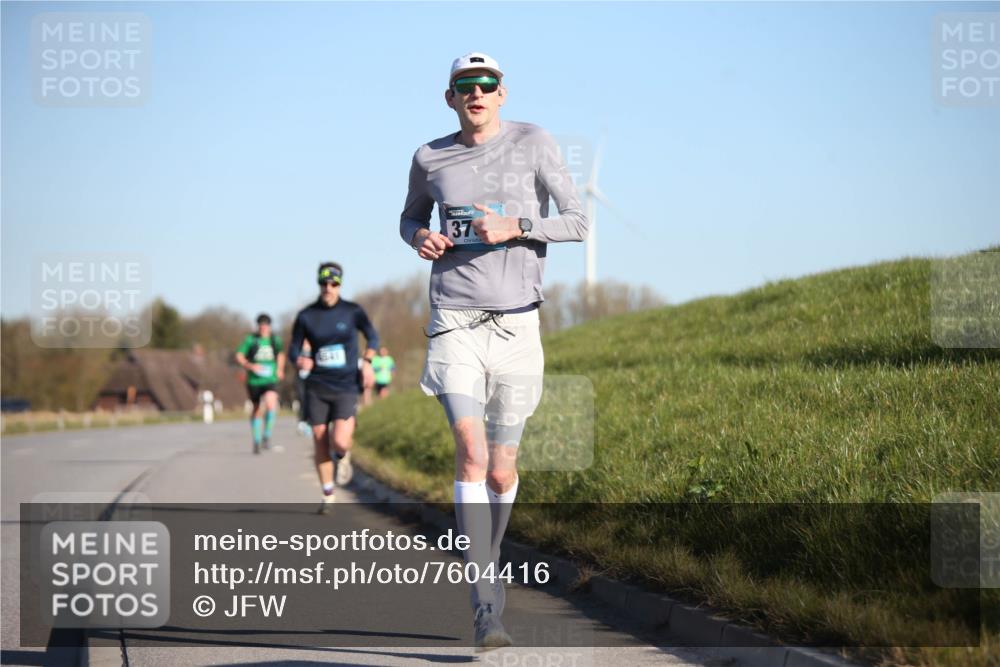 06.04.2025 - 44. Internationalen Wilhelmsburger Insellauf Jannik Wohlers http://msf.ph/oto/7604416 06.04.2025 09:21:50 Laufen 37 meine-sportfotos.de
