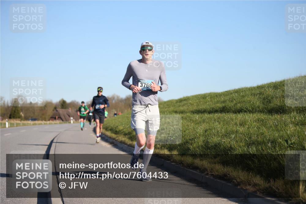 06.04.2025 - 44. Internationalen Wilhelmsburger Insellauf Jannik Wohlers http://msf.ph/oto/7604433 06.04.2025 09:21:51 Laufen 3768 meine-sportfotos.de