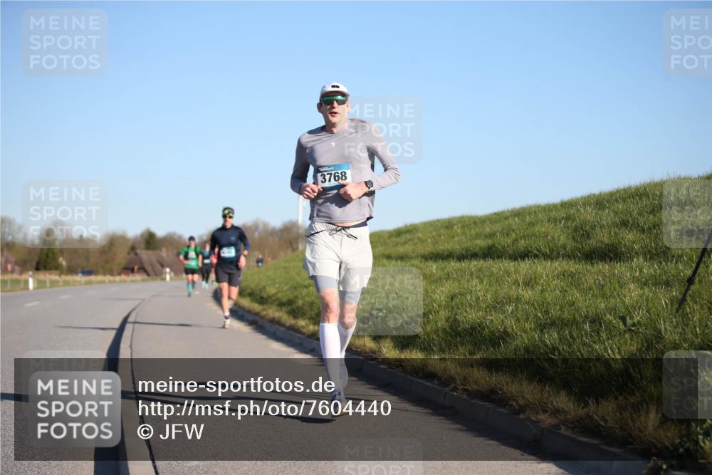 06.04.2025 - 44. Internationalen Wilhelmsburger Insellauf Jannik Wohlers http://msf.ph/oto/7604440 06.04.2025 09:21:51 Laufen 3768 meine-sportfotos.de