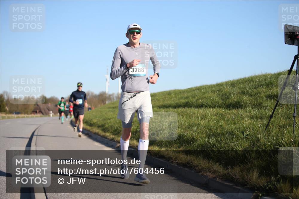 06.04.2025 - 44. Internationalen Wilhelmsburger Insellauf Jannik Wohlers http://msf.ph/oto/7604456 06.04.2025 09:21:51 Laufen 3768 meine-sportfotos.de