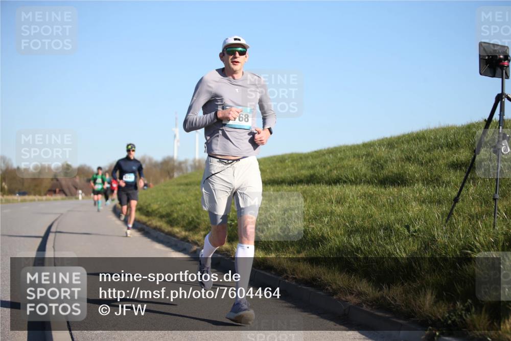 06.04.2025 - 44. Internationalen Wilhelmsburger Insellauf Jannik Wohlers http://msf.ph/oto/7604464 06.04.2025 09:21:51 Laufen 895 meine-sportfotos.de