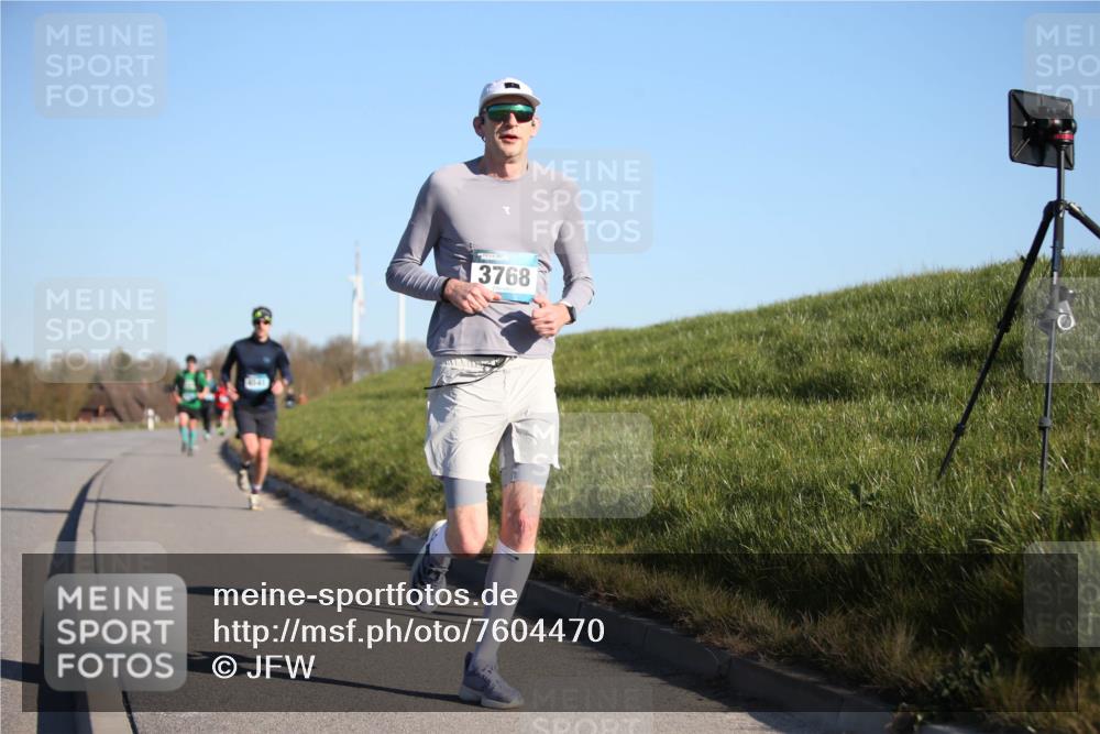 06.04.2025 - 44. Internationalen Wilhelmsburger Insellauf Jannik Wohlers http://msf.ph/oto/7604470 06.04.2025 09:21:51 Laufen 3768 meine-sportfotos.de