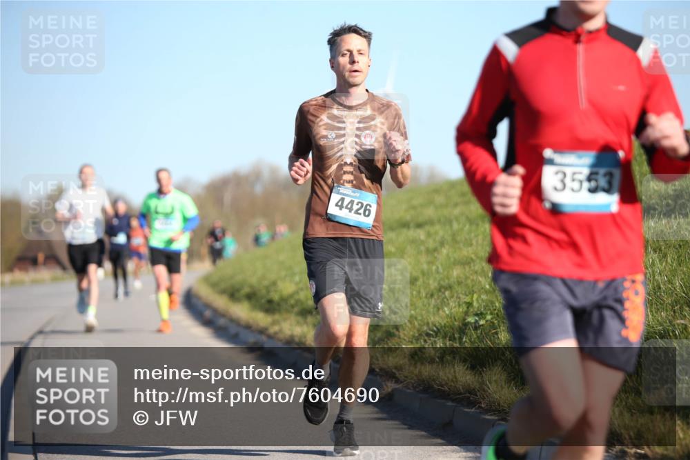 06.04.2025 - 44. Internationalen Wilhelmsburger Insellauf Jannik Wohlers http://msf.ph/oto/7604690 06.04.2025 09:22:06 Laufen 3553, 4426 meine-sportfotos.de
