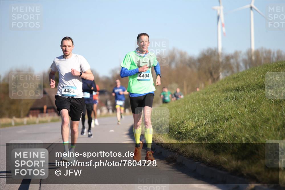 06.04.2025 - 44. Internationalen Wilhelmsburger Insellauf Jannik Wohlers http://msf.ph/oto/7604728 06.04.2025 09:22:08 Laufen 4464, 4404 meine-sportfotos.de