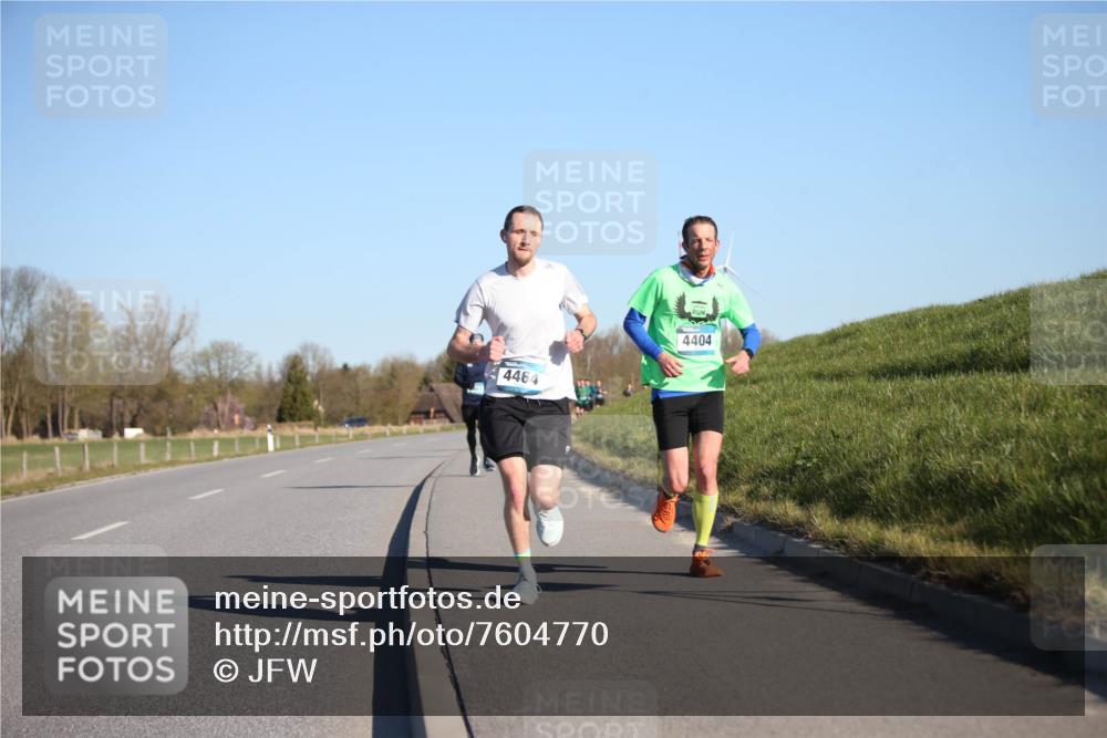 06.04.2025 - 44. Internationalen Wilhelmsburger Insellauf Jannik Wohlers http://msf.ph/oto/7604770 06.04.2025 09:22:11 Laufen 4464, 4404 meine-sportfotos.de