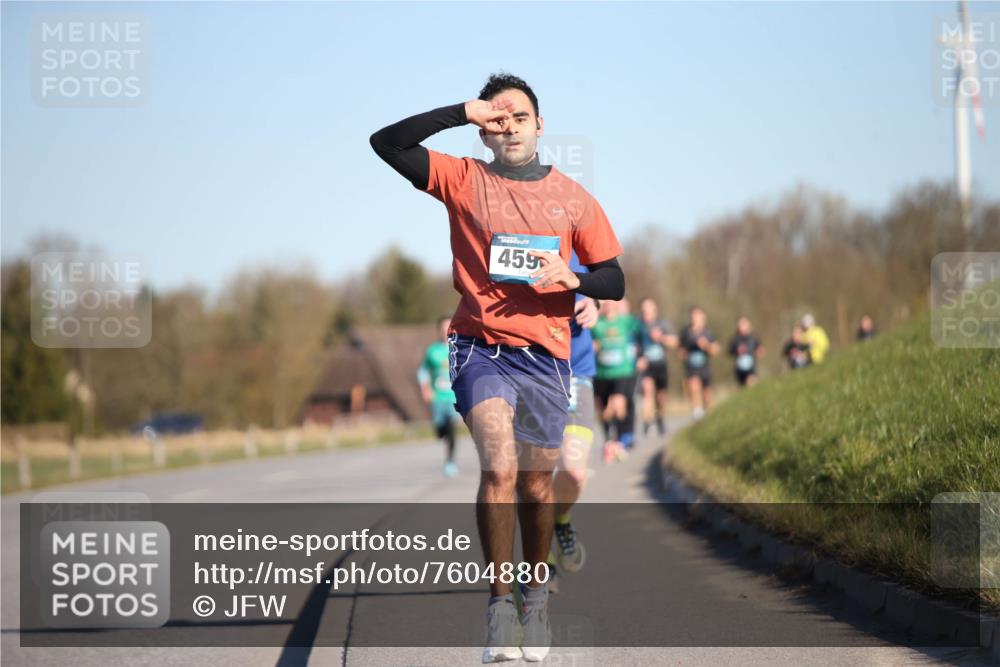 06.04.2025 - 44. Internationalen Wilhelmsburger Insellauf Jannik Wohlers http://msf.ph/oto/7604880 06.04.2025 09:22:18 Laufen 459 meine-sportfotos.de