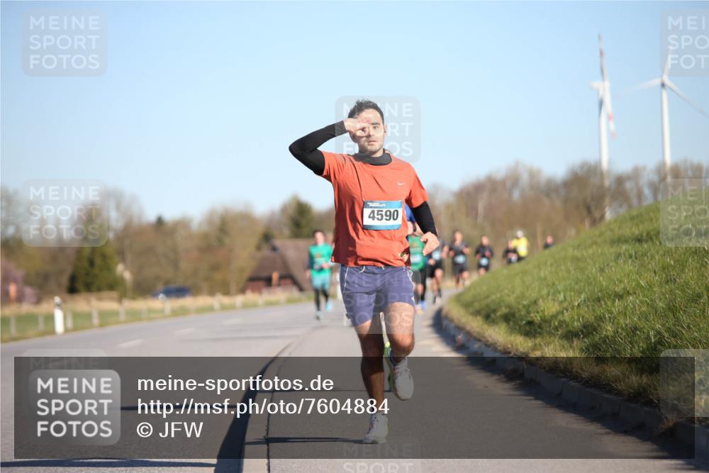 06.04.2025 - 44. Internationalen Wilhelmsburger Insellauf Jannik Wohlers http://msf.ph/oto/7604884 06.04.2025 09:22:19 Laufen 4590 meine-sportfotos.de