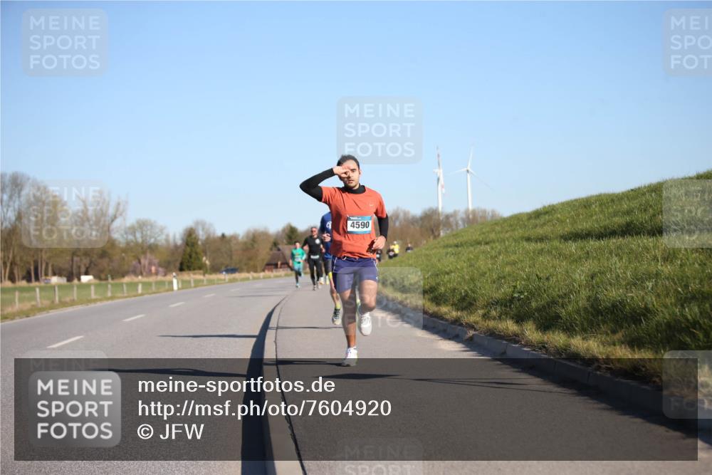 06.04.2025 - 44. Internationalen Wilhelmsburger Insellauf Jannik Wohlers http://msf.ph/oto/7604920 06.04.2025 09:22:19 Laufen 4590 meine-sportfotos.de