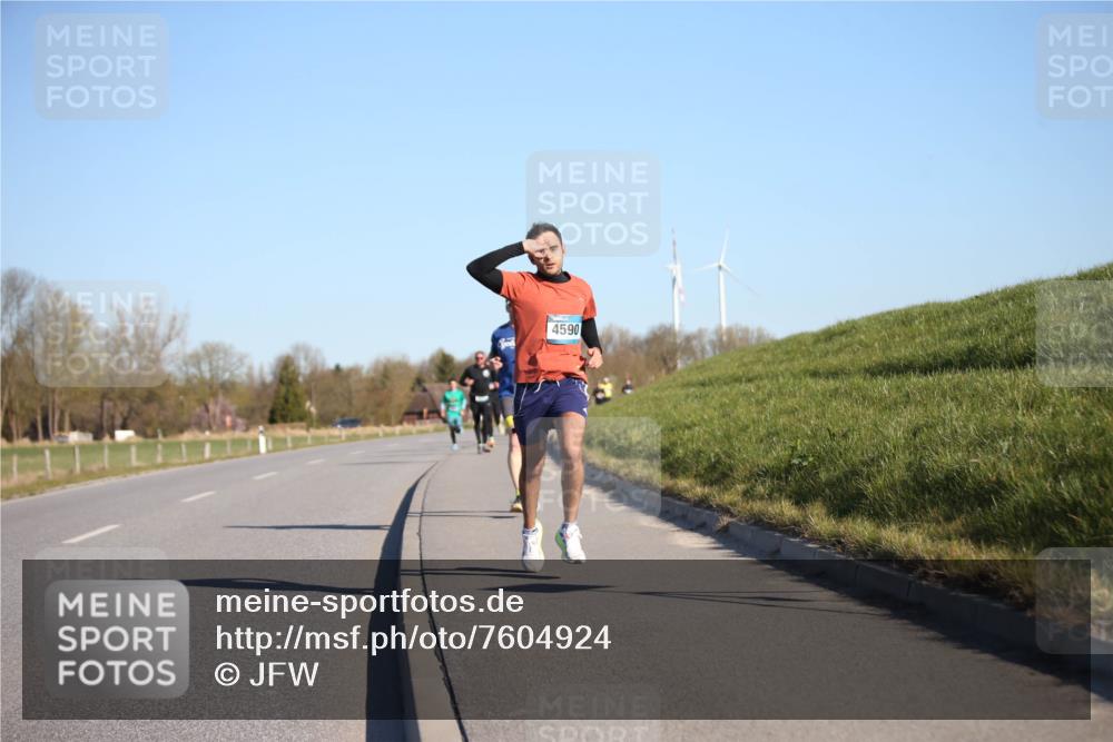 06.04.2025 - 44. Internationalen Wilhelmsburger Insellauf Jannik Wohlers http://msf.ph/oto/7604924 06.04.2025 09:22:20 Laufen 4590 meine-sportfotos.de