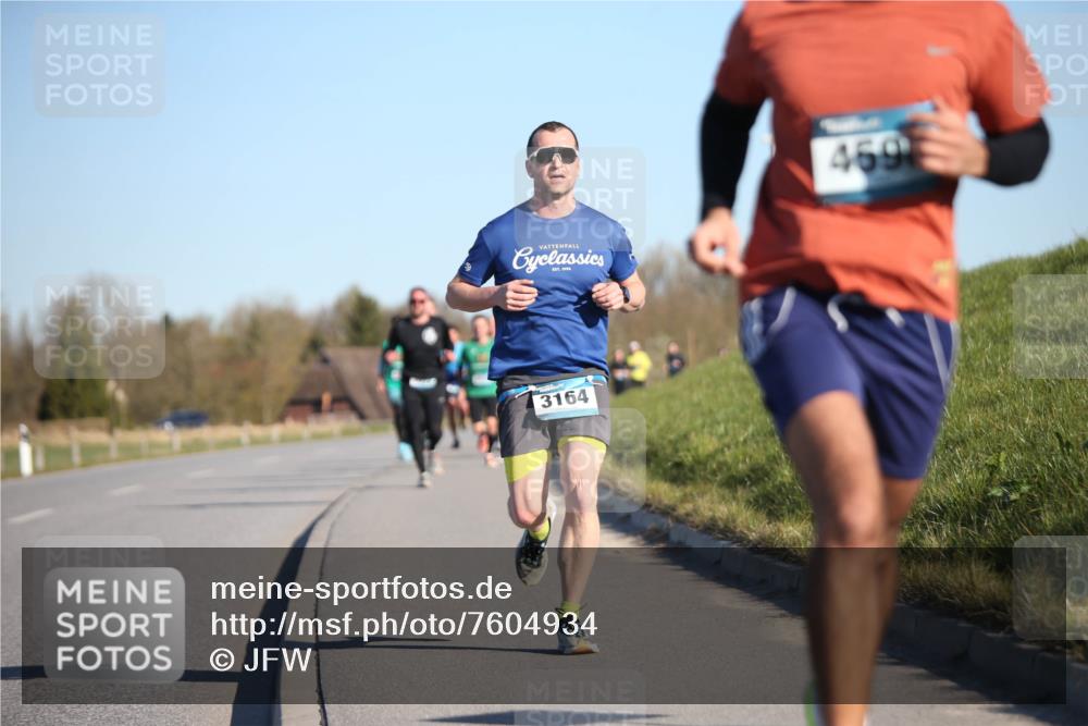 06.04.2025 - 44. Internationalen Wilhelmsburger Insellauf Jannik Wohlers http://msf.ph/oto/7604934 06.04.2025 09:22:21 Laufen 3164, 469 meine-sportfotos.de