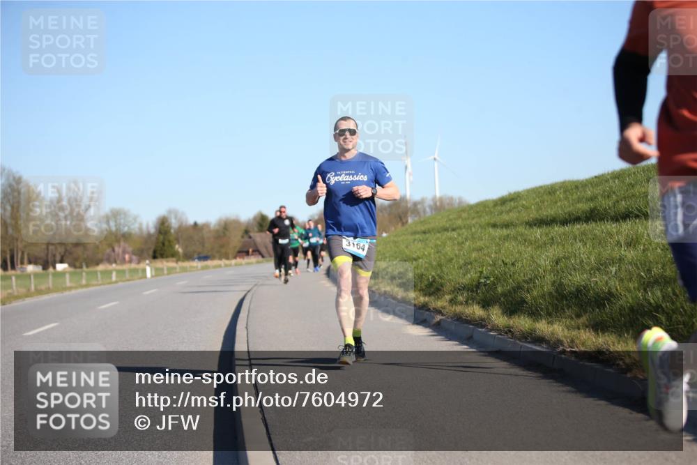 06.04.2025 - 44. Internationalen Wilhelmsburger Insellauf Jannik Wohlers http://msf.ph/oto/7604972 06.04.2025 09:22:22 Laufen 3154 meine-sportfotos.de