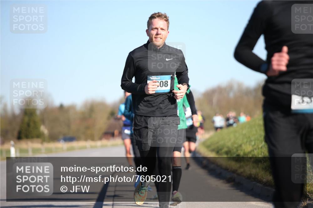 06.04.2025 - 44. Internationalen Wilhelmsburger Insellauf Jannik Wohlers http://msf.ph/oto/7605021 06.04.2025 09:22:28 Laufen 08, 33 meine-sportfotos.de