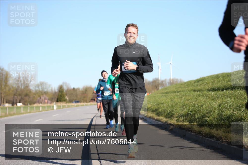 06.04.2025 - 44. Internationalen Wilhelmsburger Insellauf Jannik Wohlers http://msf.ph/oto/7605044 06.04.2025 09:22:29 Laufen 40, 339 meine-sportfotos.de
