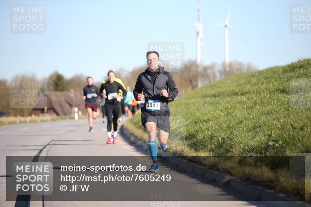 06.04.2025 - 44. Internationalen Wilhelmsburger Insellauf Jannik Wohlers http://msf.ph/oto/7605249 06.04.2025 09:22:38 Laufen 3541 meine-sportfotos.de