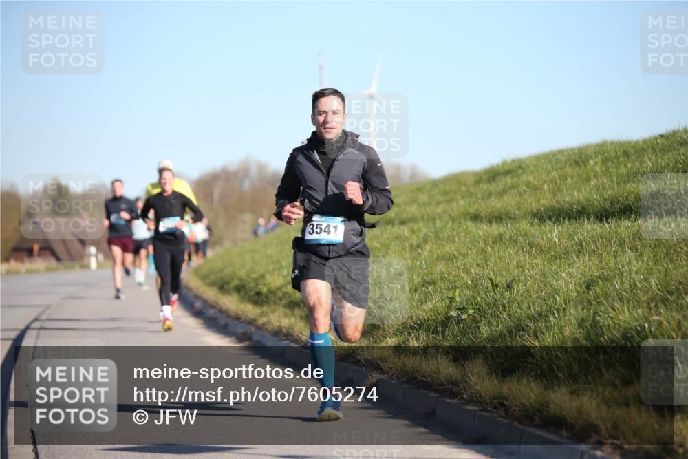 06.04.2025 - 44. Internationalen Wilhelmsburger Insellauf Jannik Wohlers http://msf.ph/oto/7605274 06.04.2025 09:22:39 Laufen 3541 meine-sportfotos.de