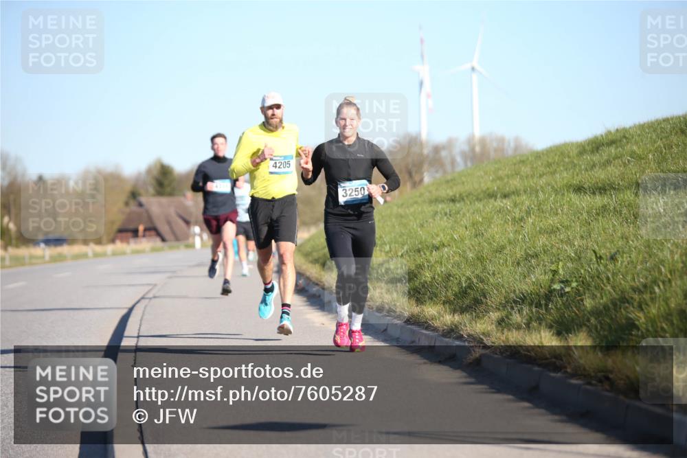 06.04.2025 - 44. Internationalen Wilhelmsburger Insellauf Jannik Wohlers http://msf.ph/oto/7605287 06.04.2025 09:22:42 Laufen 4205, 3250 meine-sportfotos.de