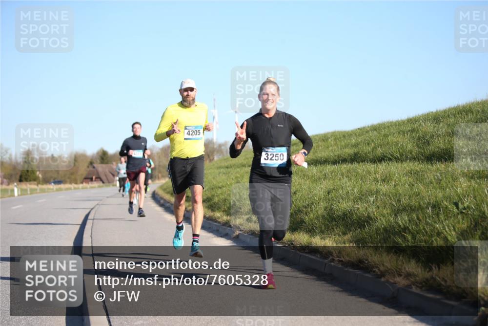 06.04.2025 - 44. Internationalen Wilhelmsburger Insellauf Jannik Wohlers http://msf.ph/oto/7605328 06.04.2025 09:22:44 Laufen 4311, 4205, 3250 meine-sportfotos.de