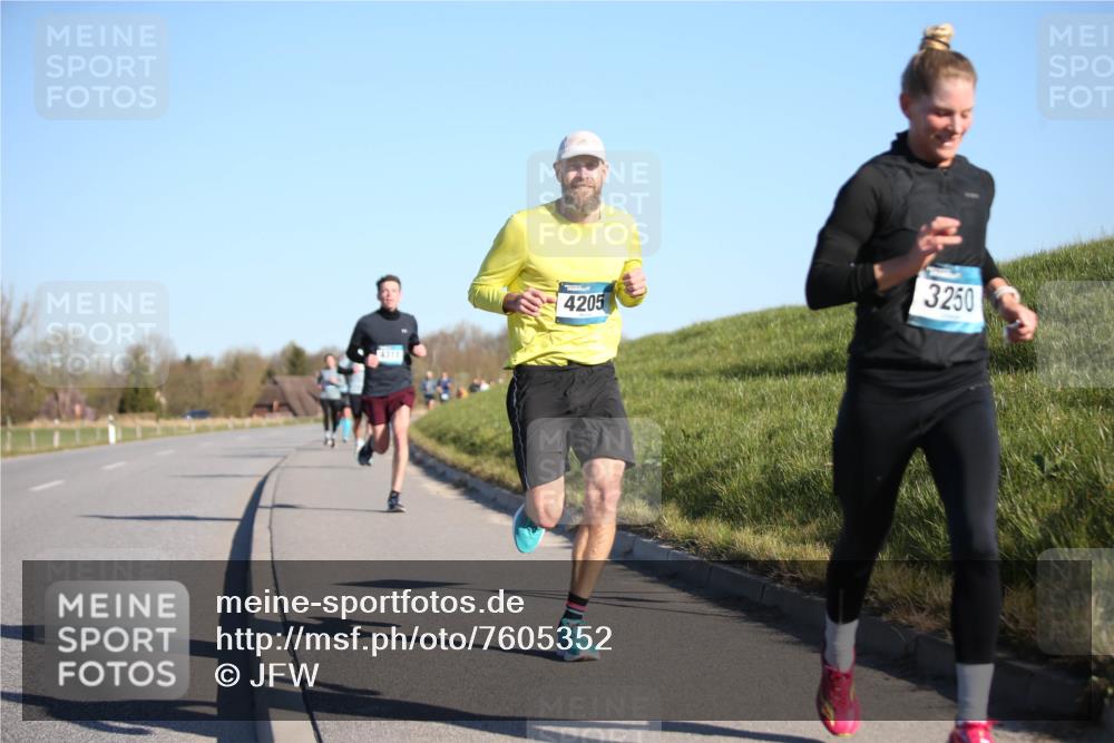 06.04.2025 - 44. Internationalen Wilhelmsburger Insellauf Jannik Wohlers http://msf.ph/oto/7605352 06.04.2025 09:22:45 Laufen 4311, 4205, 3250 meine-sportfotos.de