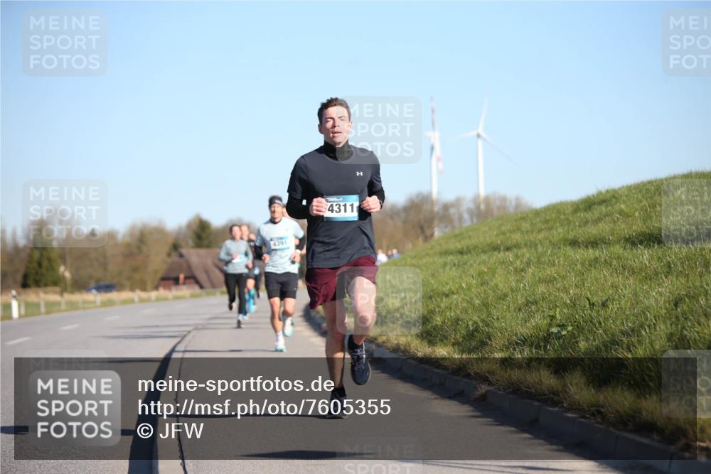 06.04.2025 - 44. Internationalen Wilhelmsburger Insellauf Jannik Wohlers http://msf.ph/oto/7605355 06.04.2025 09:22:46 Laufen 4391, 4311 meine-sportfotos.de