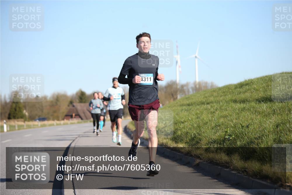 06.04.2025 - 44. Internationalen Wilhelmsburger Insellauf Jannik Wohlers http://msf.ph/oto/7605360 06.04.2025 09:22:46 Laufen 4311 meine-sportfotos.de