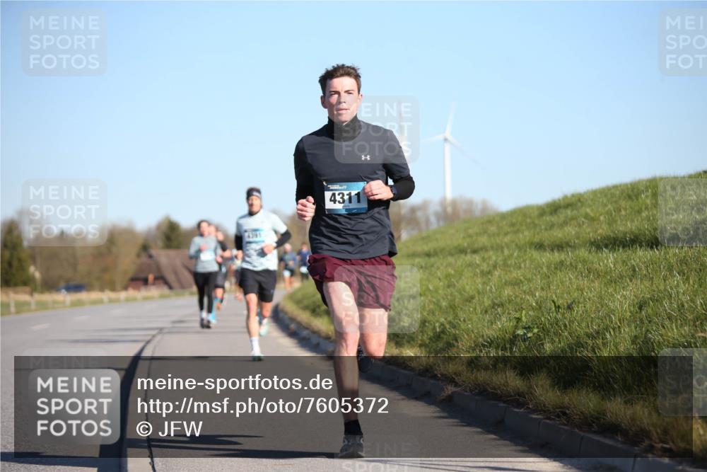 06.04.2025 - 44. Internationalen Wilhelmsburger Insellauf Jannik Wohlers http://msf.ph/oto/7605372 06.04.2025 09:22:46 Laufen 4391, 4311 meine-sportfotos.de