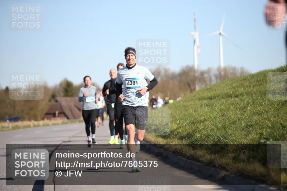 06.04.2025 - 44. Internationalen Wilhelmsburger Insellauf Jannik Wohlers http://msf.ph/oto/7605375 06.04.2025 09:22:48 Laufen 3748, 4391 meine-sportfotos.de