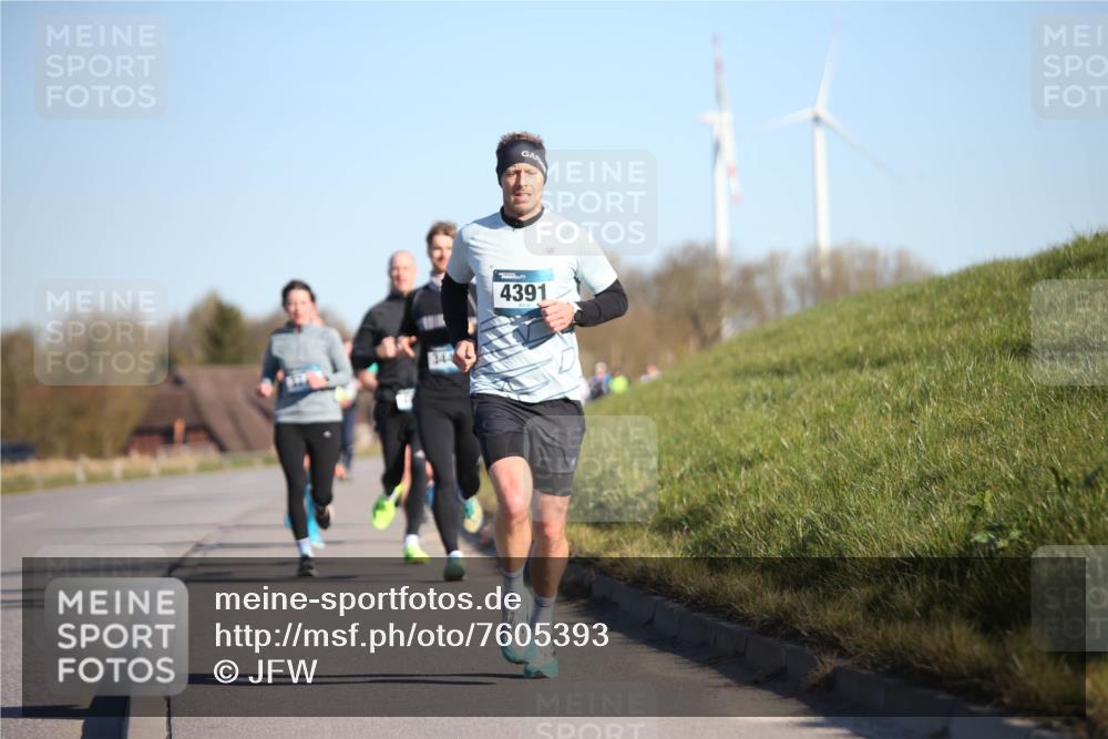 06.04.2025 - 44. Internationalen Wilhelmsburger Insellauf Jannik Wohlers http://msf.ph/oto/7605393 06.04.2025 09:22:48 Laufen 344, 4391 meine-sportfotos.de