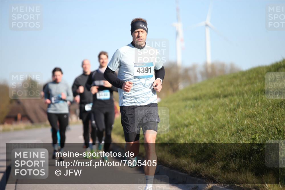 06.04.2025 - 44. Internationalen Wilhelmsburger Insellauf Jannik Wohlers http://msf.ph/oto/7605405 06.04.2025 09:22:49 Laufen 3, 3448, 4391 meine-sportfotos.de