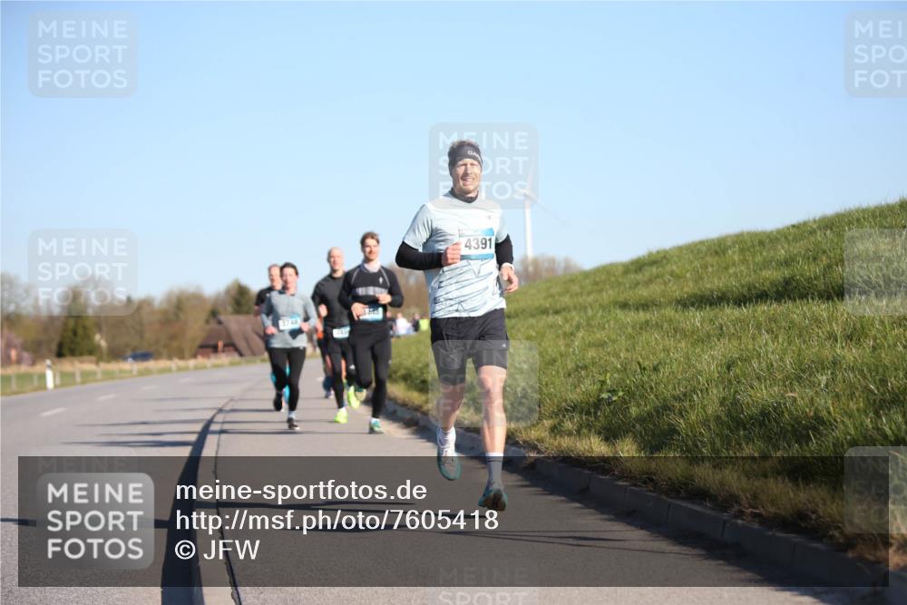 06.04.2025 - 44. Internationalen Wilhelmsburger Insellauf Jannik Wohlers http://msf.ph/oto/7605418 06.04.2025 09:22:49 Laufen 37, 48, 4391 meine-sportfotos.de