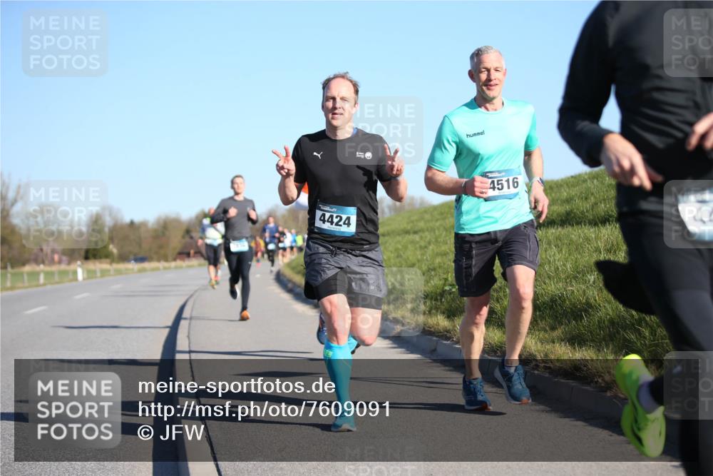 06.04.2025 - 44. Internationalen Wilhelmsburger Insellauf Jannik Wohlers http://msf.ph/oto/7609091 06.04.2025 09:22:55 Laufen 4424, 4516 meine-sportfotos.de