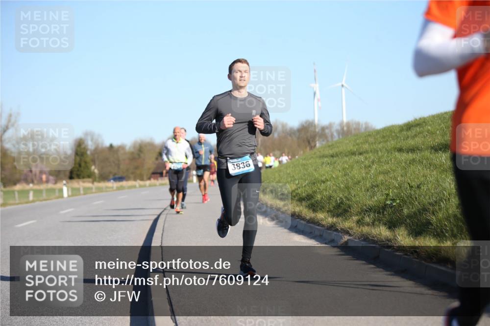 06.04.2025 - 44. Internationalen Wilhelmsburger Insellauf Jannik Wohlers http://msf.ph/oto/7609124 06.04.2025 09:22:57 Laufen 3836 meine-sportfotos.de