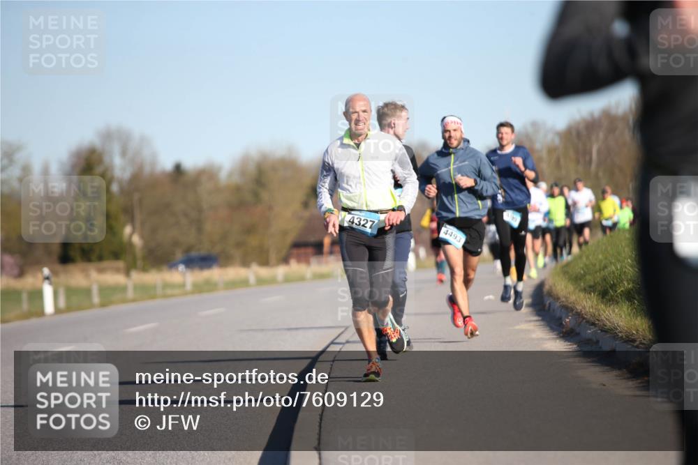 06.04.2025 - 44. Internationalen Wilhelmsburger Insellauf Jannik Wohlers http://msf.ph/oto/7609129 06.04.2025 09:22:58 Laufen 4327, 4493 meine-sportfotos.de