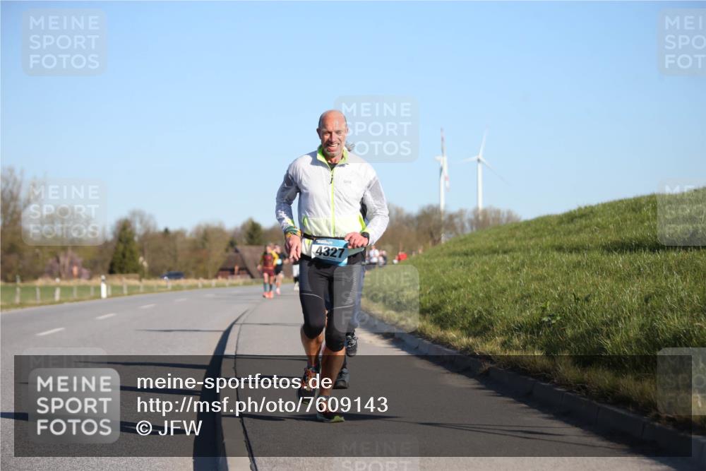 06.04.2025 - 44. Internationalen Wilhelmsburger Insellauf Jannik Wohlers http://msf.ph/oto/7609143 06.04.2025 09:23:02 Laufen 4327 meine-sportfotos.de