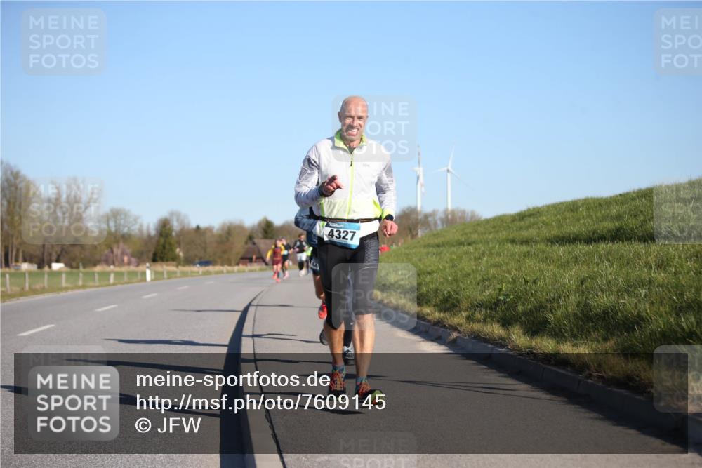 06.04.2025 - 44. Internationalen Wilhelmsburger Insellauf Jannik Wohlers http://msf.ph/oto/7609145 06.04.2025 09:23:02 Laufen 4327 meine-sportfotos.de