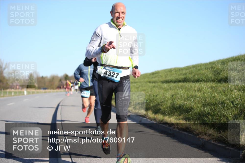 06.04.2025 - 44. Internationalen Wilhelmsburger Insellauf Jannik Wohlers http://msf.ph/oto/7609147 06.04.2025 09:23:03 Laufen 4493, 4327 meine-sportfotos.de